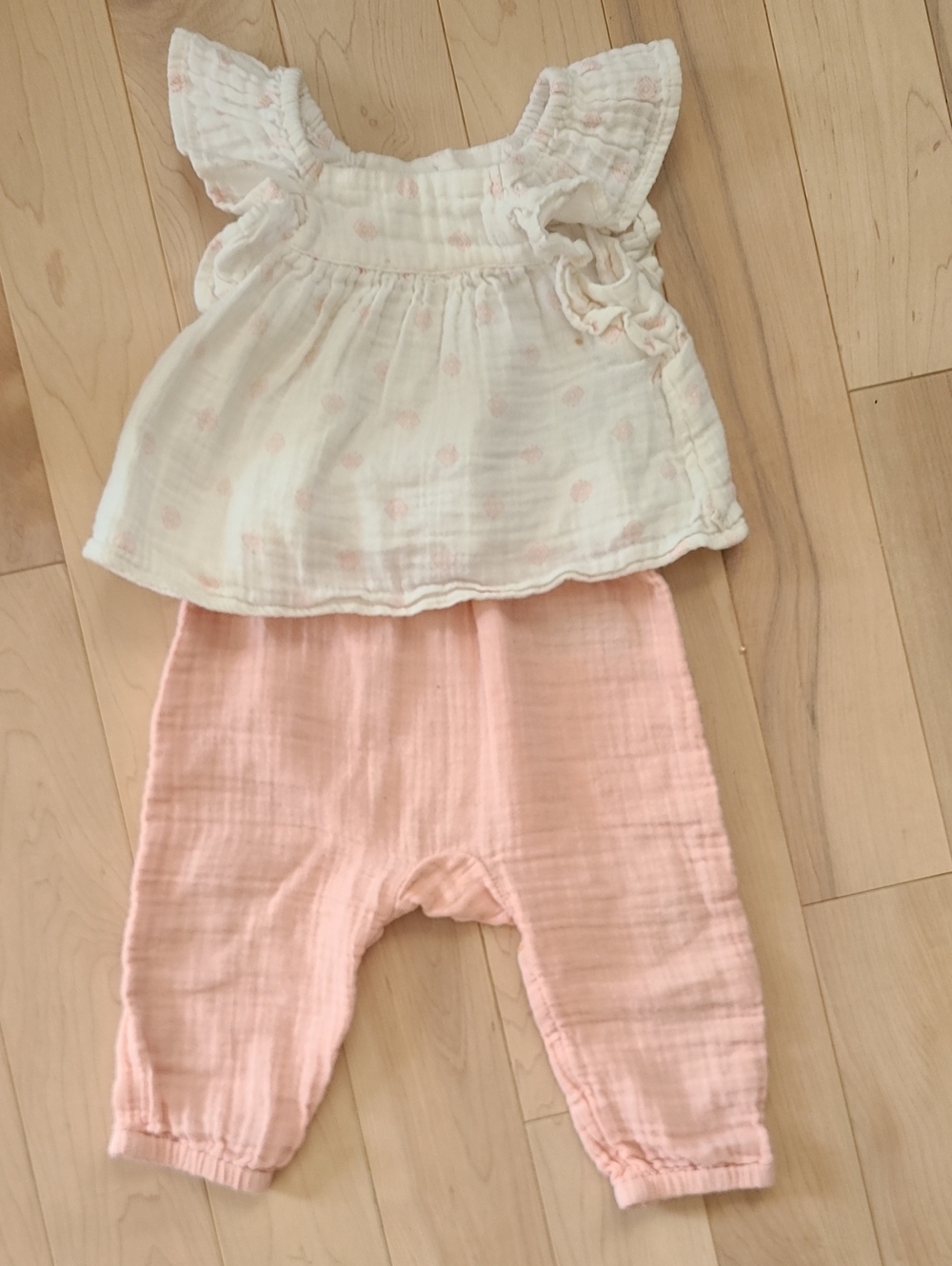 GAP Cream Ruffle Top & Light Pink Muslin Pants